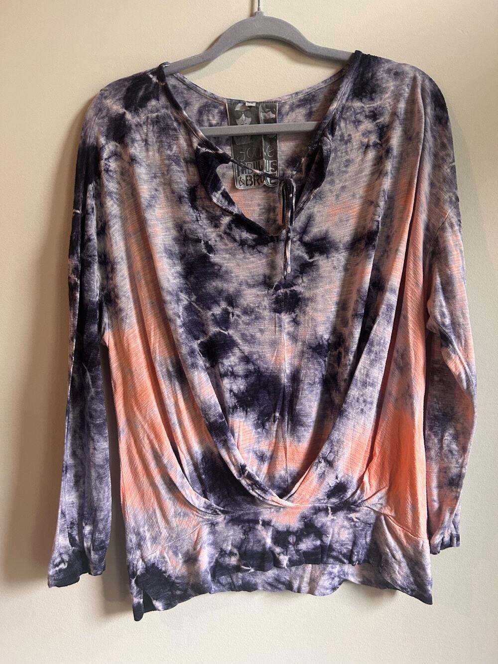 Young Fabulous & Broke Tie Dye Twist Front Top 3/4 Sleeve Peach Black Women’s Bl